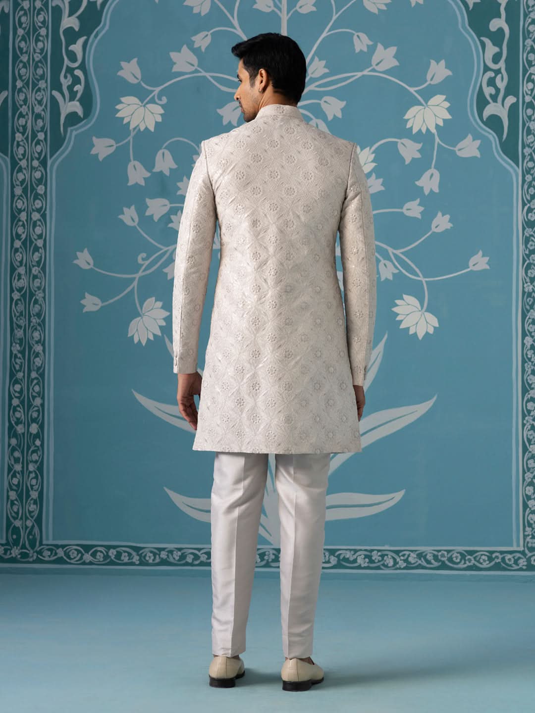 Light Dusky Onion-Coloured Closed Indo Set with Matching Kurta Set