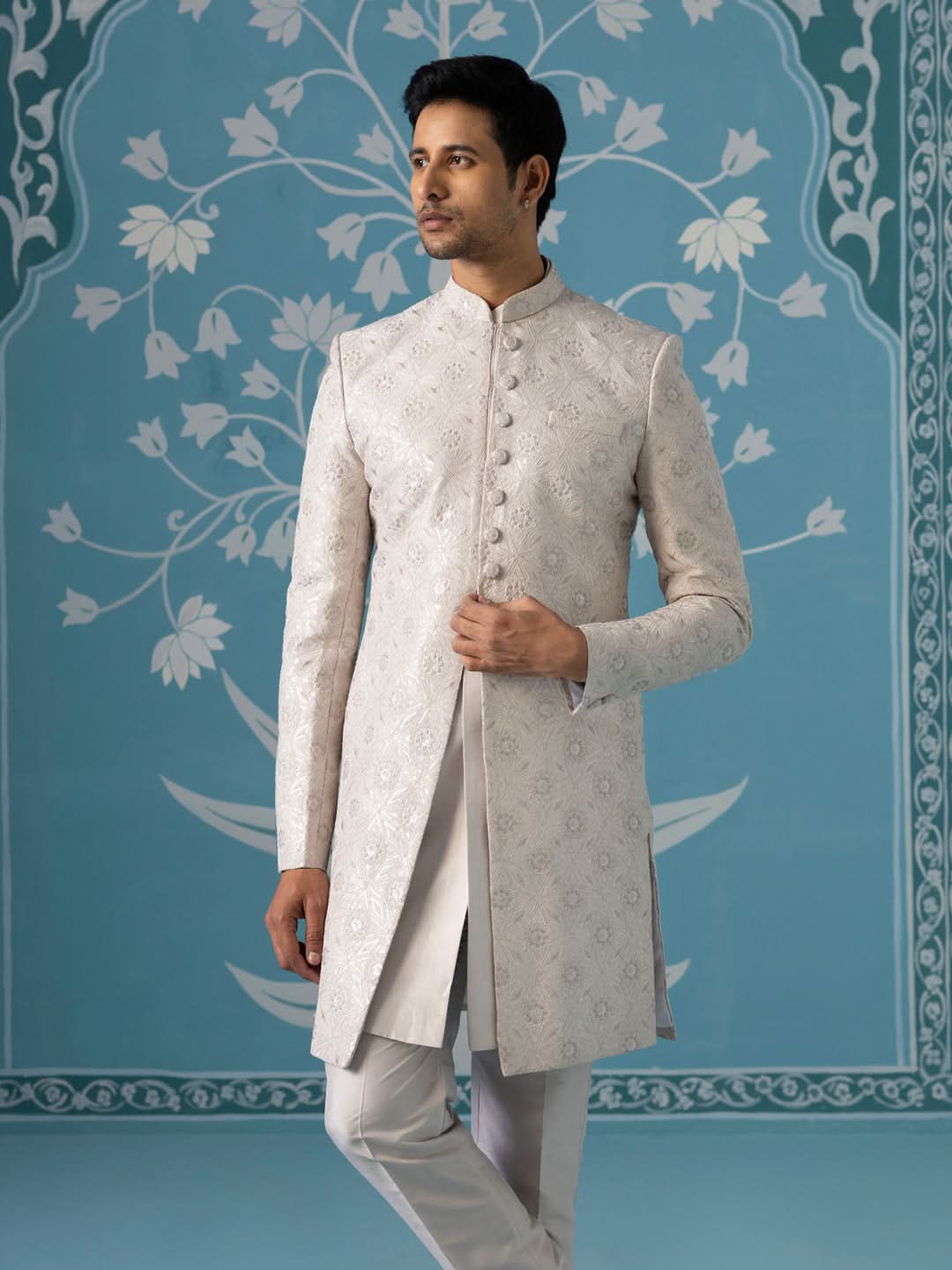 Light Dusky Onion-Coloured Closed Indo Set with Matching Kurta Set