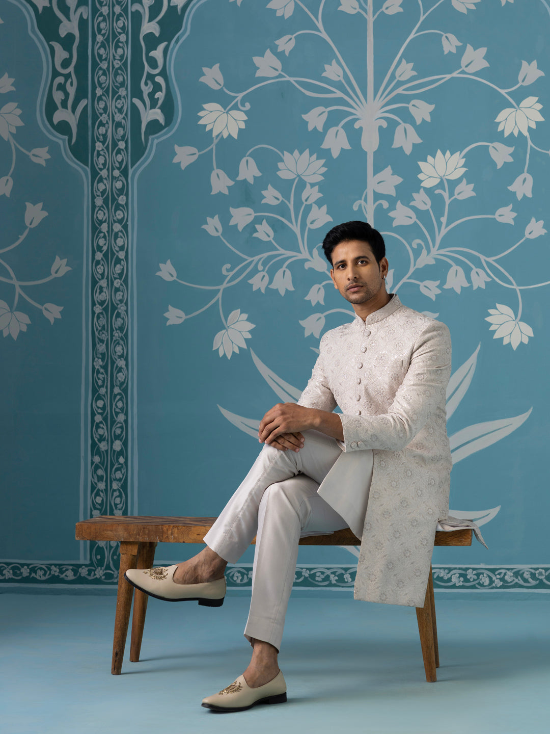 Light Dusky Onion-Coloured Closed Indo Set with Matching Kurta Set