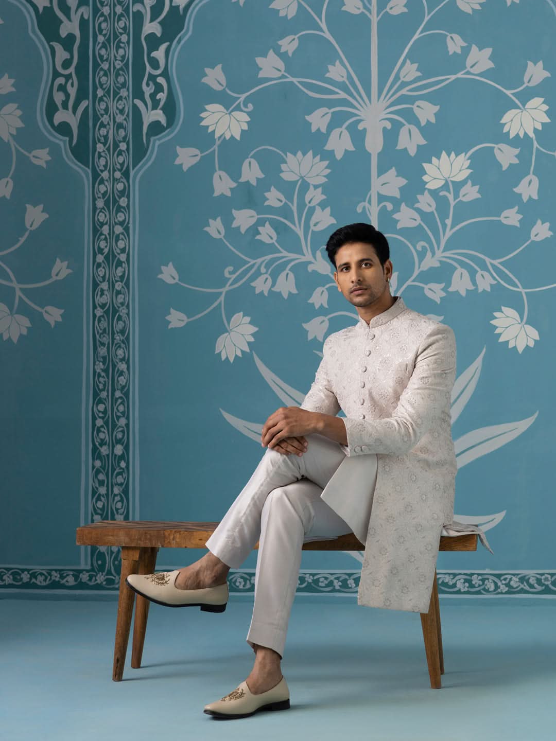 Light Dusky Onion-Coloured Closed Indo Set with Matching Kurta Set