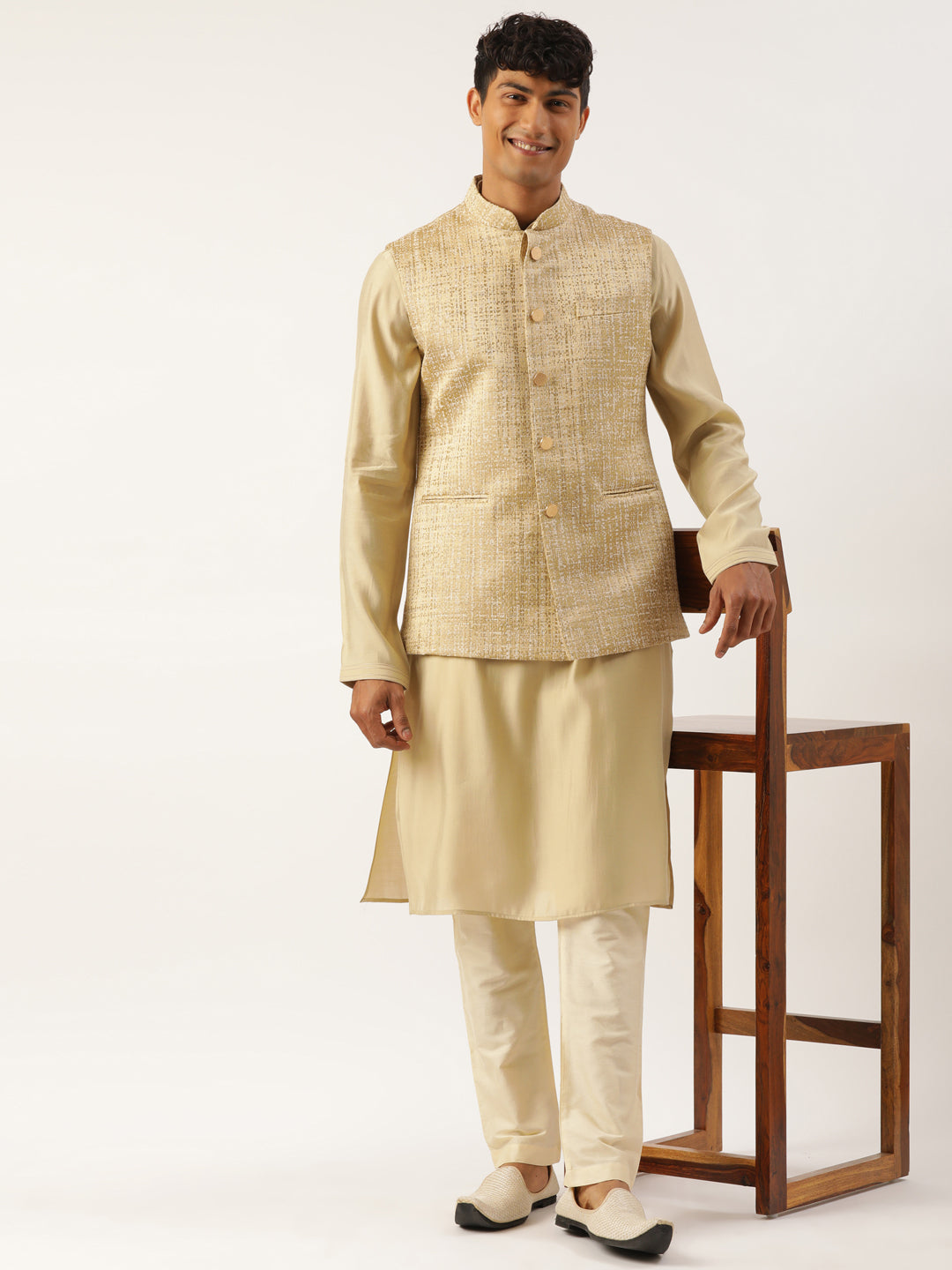 GOLD CHECKERED TEXTURED JACKET