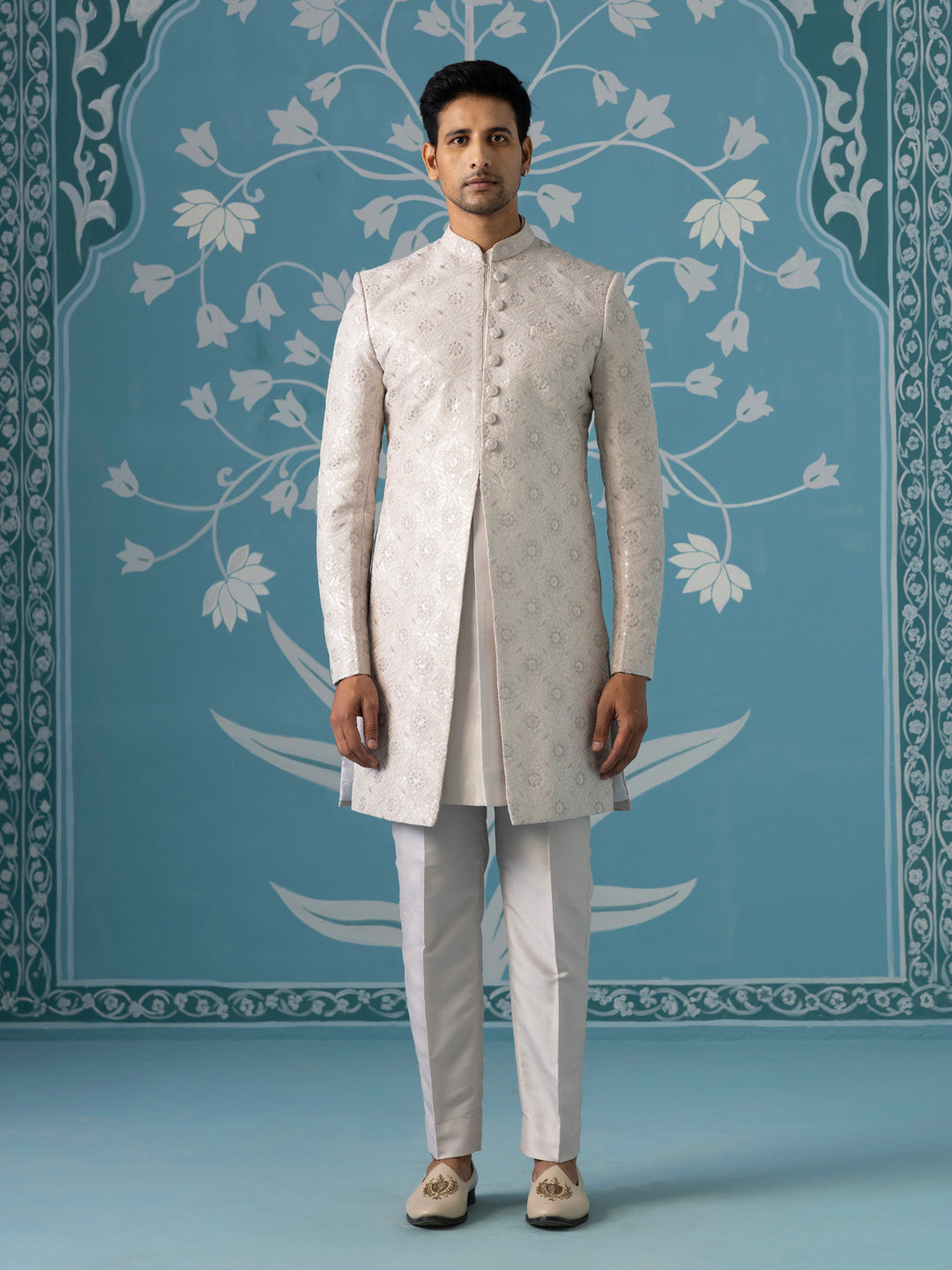 Light Dusky Onion-Coloured Closed Indo Set with Matching Kurta Set