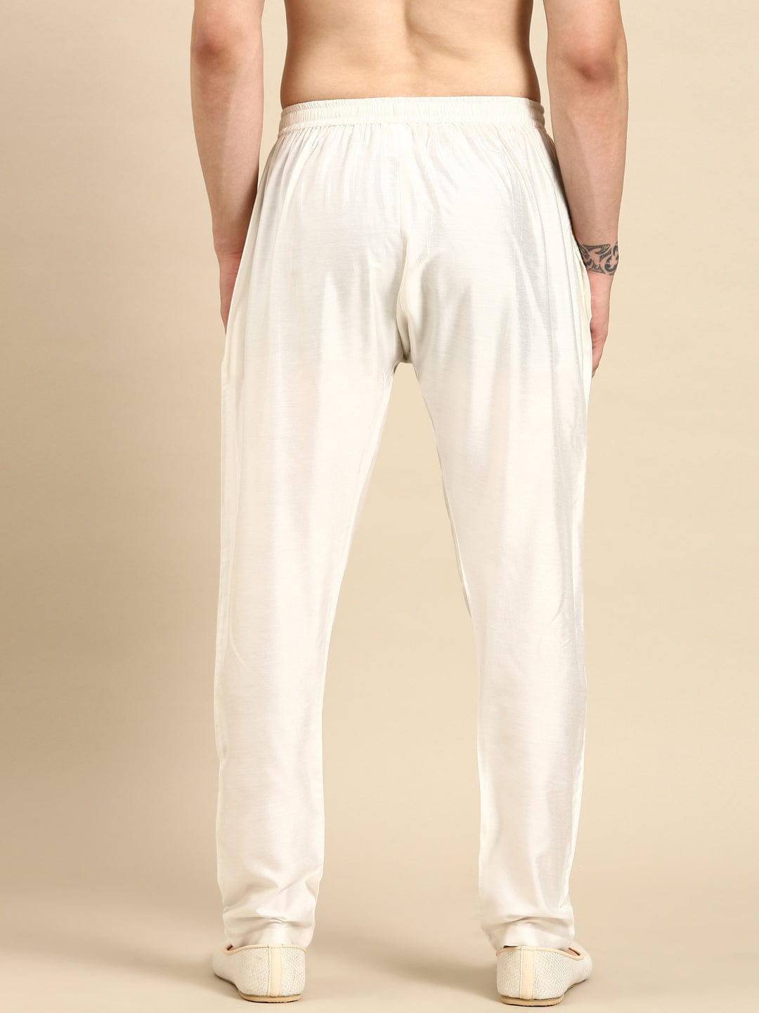 Men White Colour Relaxed Fit Pyjama